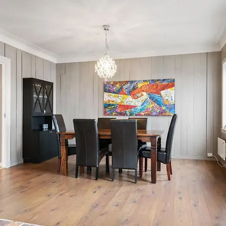 Apartment Fantastic With Great View! *
